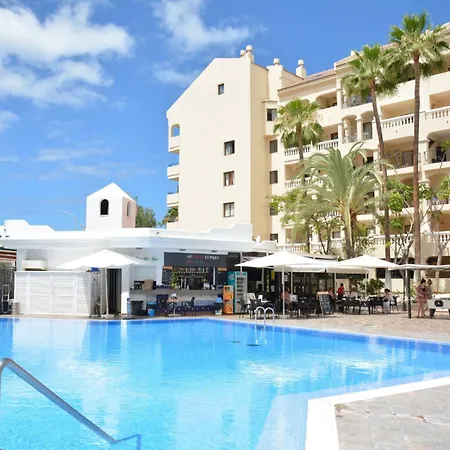 Wonderful 1 Bedroom Communal Heated Pool Appartamento